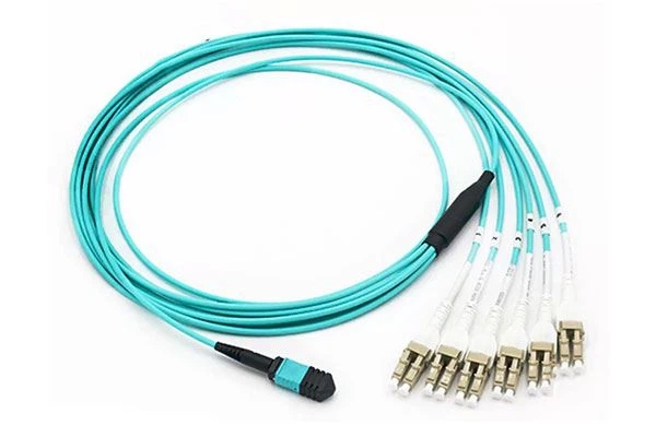 12-волоконный соединительный кабель OM3 MPO-6*Dx LC
