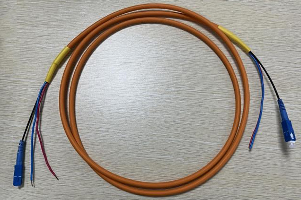 Câble composite optoélectronique